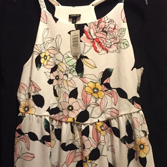 Brand new,, (with tags) Torrid dress ! Size 2. - Picture 2 of 3